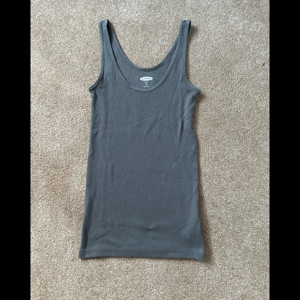 Old Navy tank top!!